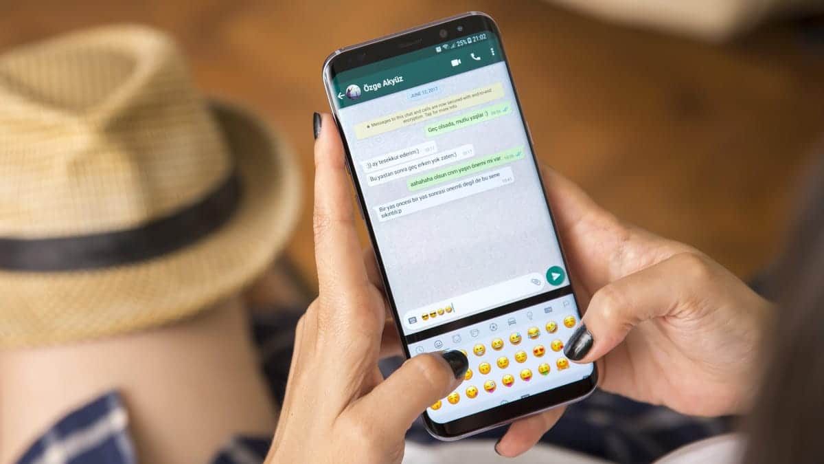 Deberías comenzar a enviarte mensajes de texto en WhatsApp
